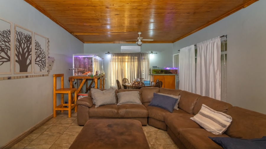 3 Bedroom Property for Sale in Uitsig Free State